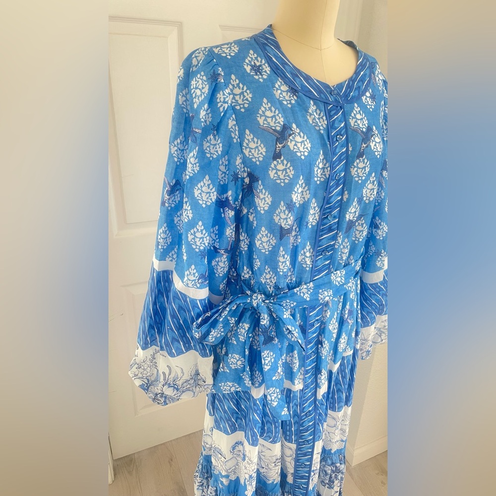๐ A loves a long sleeve belted maxi dress. - Picture 6 of 16